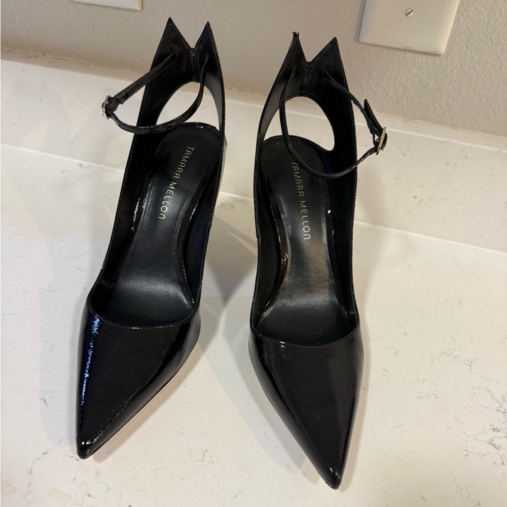 Tamara Mellon Glossy Black Pointed Heels - Picture 2 of 4